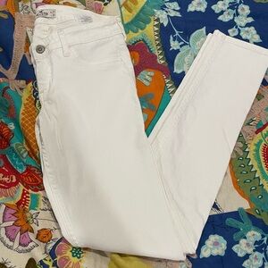 Hollister White Skinny Jeans size 5R W27 L31